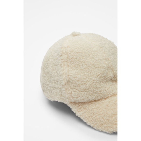 Zara faux shearling cap - Picture 3 of 12
